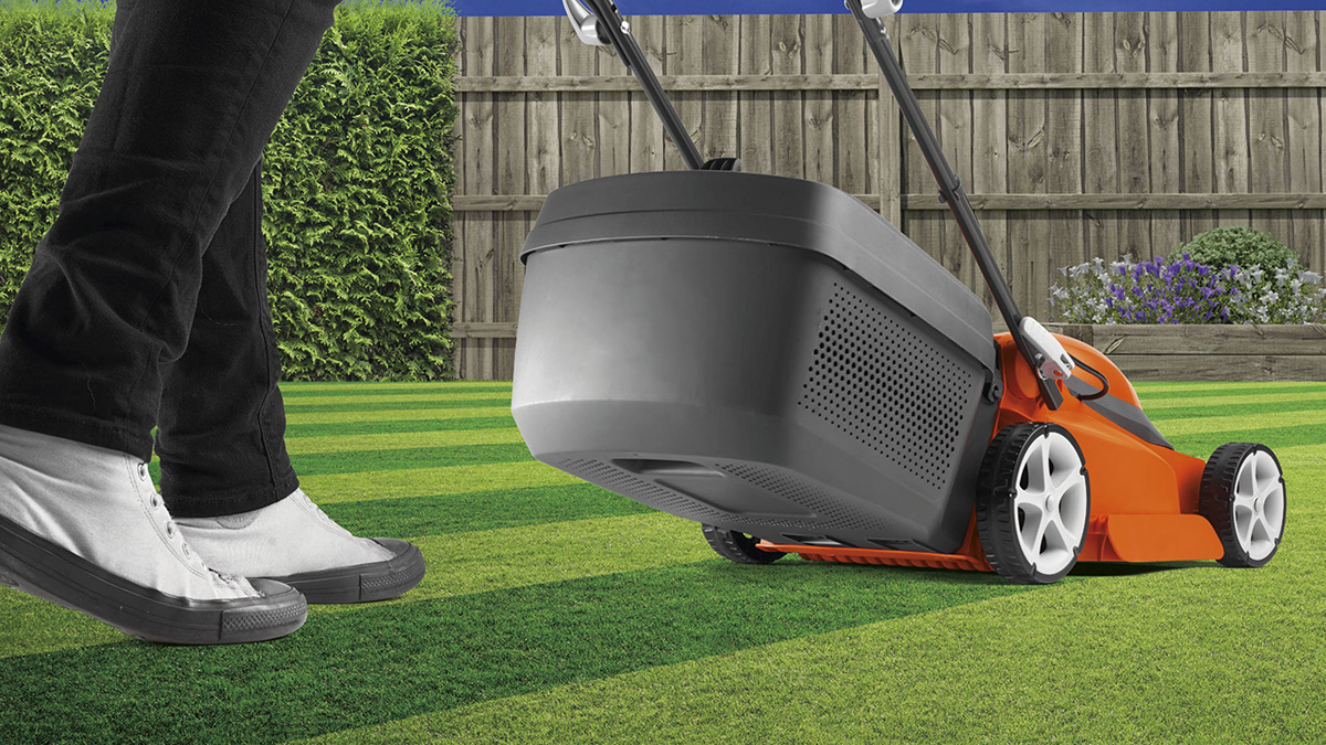 easistore340r_createsstripedlawnfinish